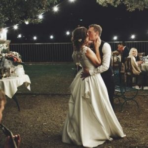 How To Have the Perfect Backyard Wedding