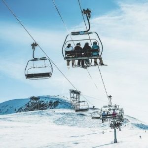 2 Best Ski Destinations for Beginners To Visit