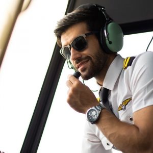 What You Should Know Before Becoming a Pilot