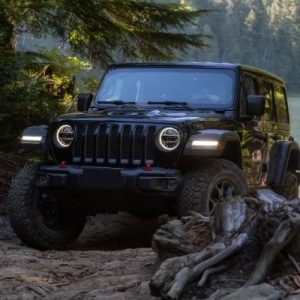 How To Decide Between a Jeep Hardtop or Soft Top