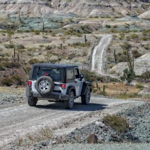 The Differences Between the Jeep Wrangler and Gladiator
