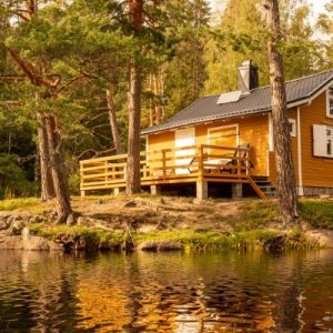 The Benefits of Owning a Cottage Compared to a Large House