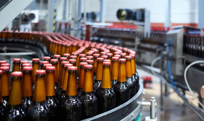 4 Industries That Rely on Conveyor Belt Systems