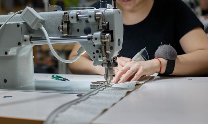 How Sewing Manufacturers Help OEMs Avoid Costly Redesigns
